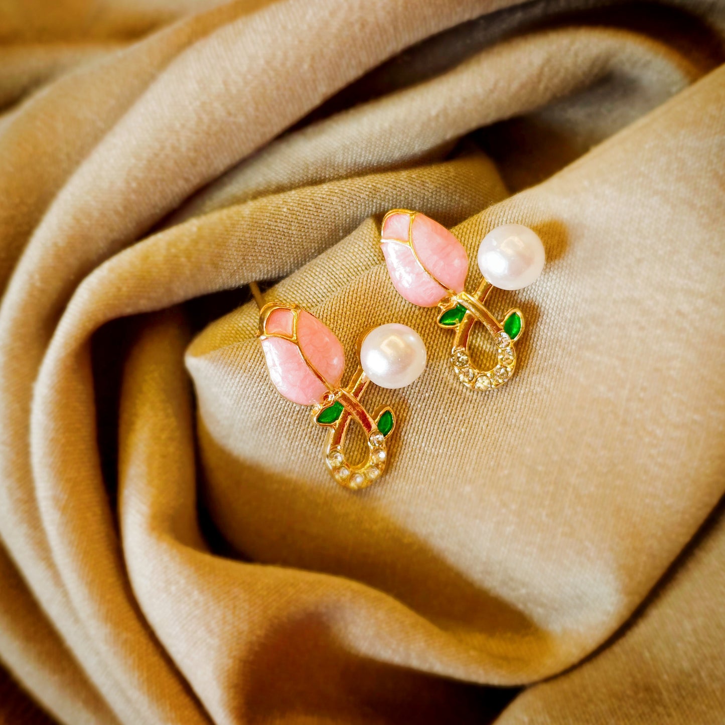 Tulip Pearl Earrings – Graceful Gold & Pearl Studs